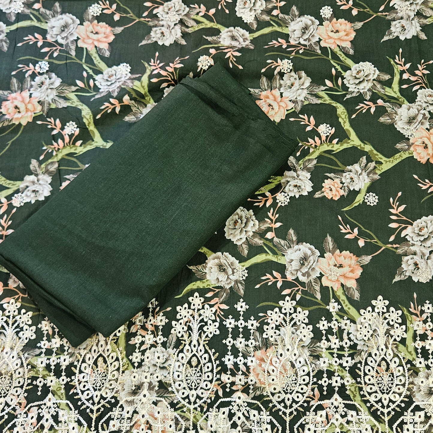 FIZA CHIKANKARI PATCH SUIT 4