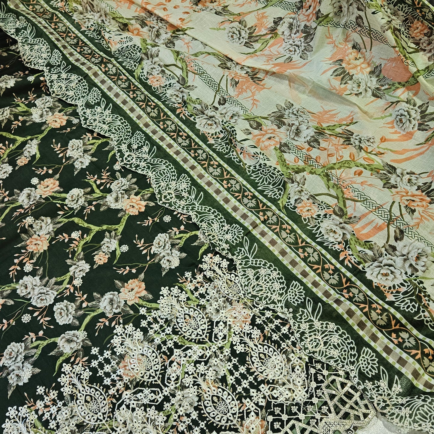 FIZA CHIKANKARI PATCH SUIT 4